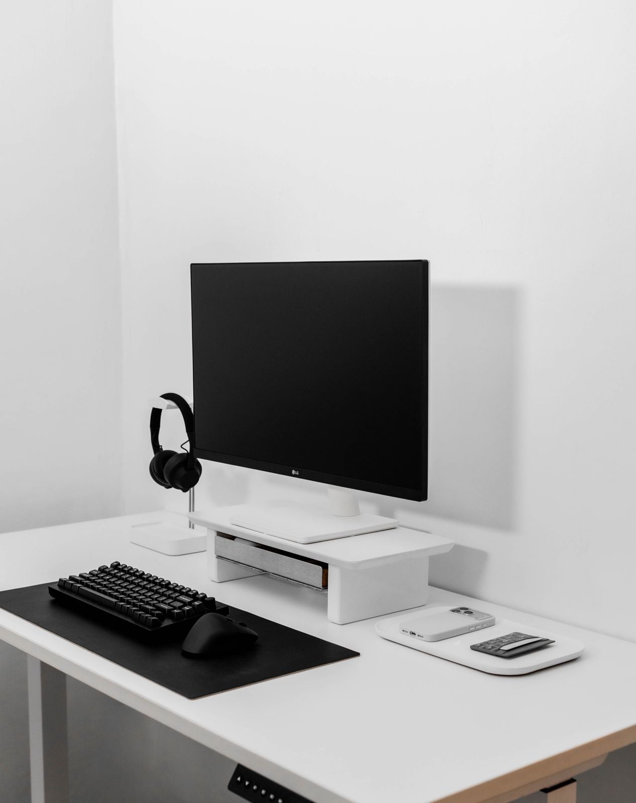 Desk Setup Cockpit | White