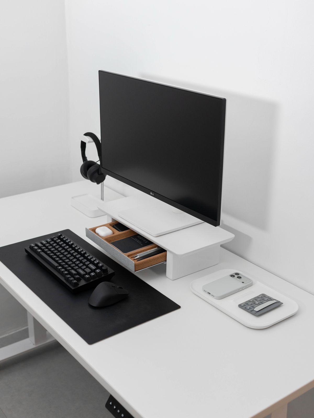 Desk Setup Cockpit | White